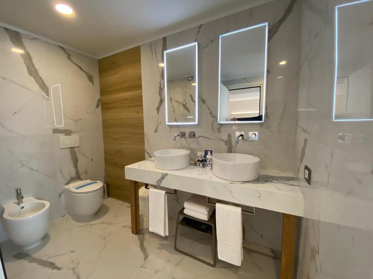 ליגננו סביאדורו Hotel Croce Di Malta מראה חיצוני תמונה