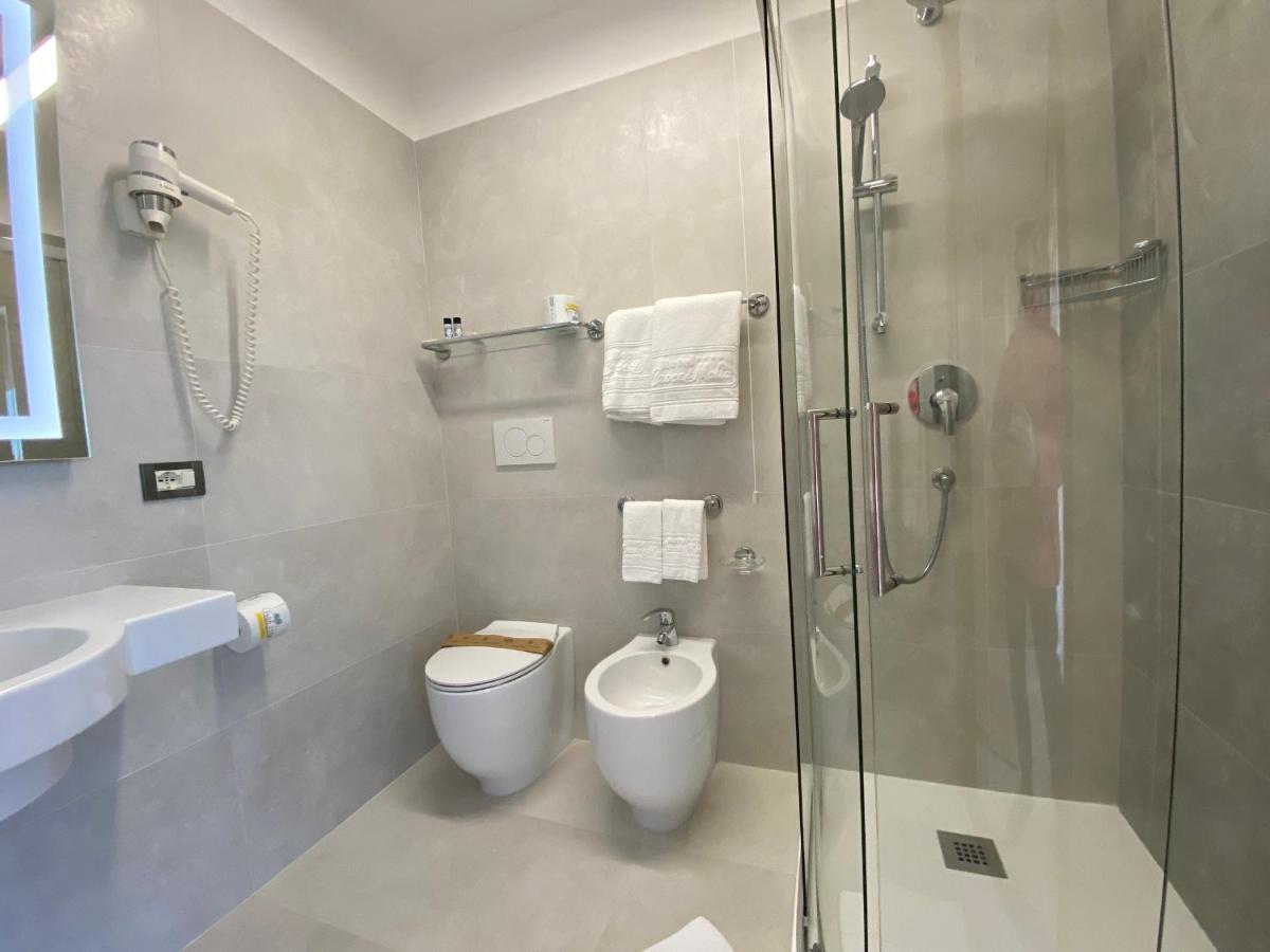 ליגננו סביאדורו Hotel Croce Di Malta מראה חיצוני תמונה