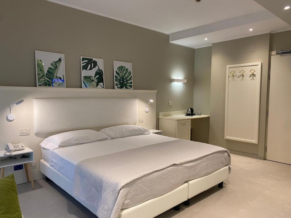 ליגננו סביאדורו Hotel Croce Di Malta מראה חיצוני תמונה