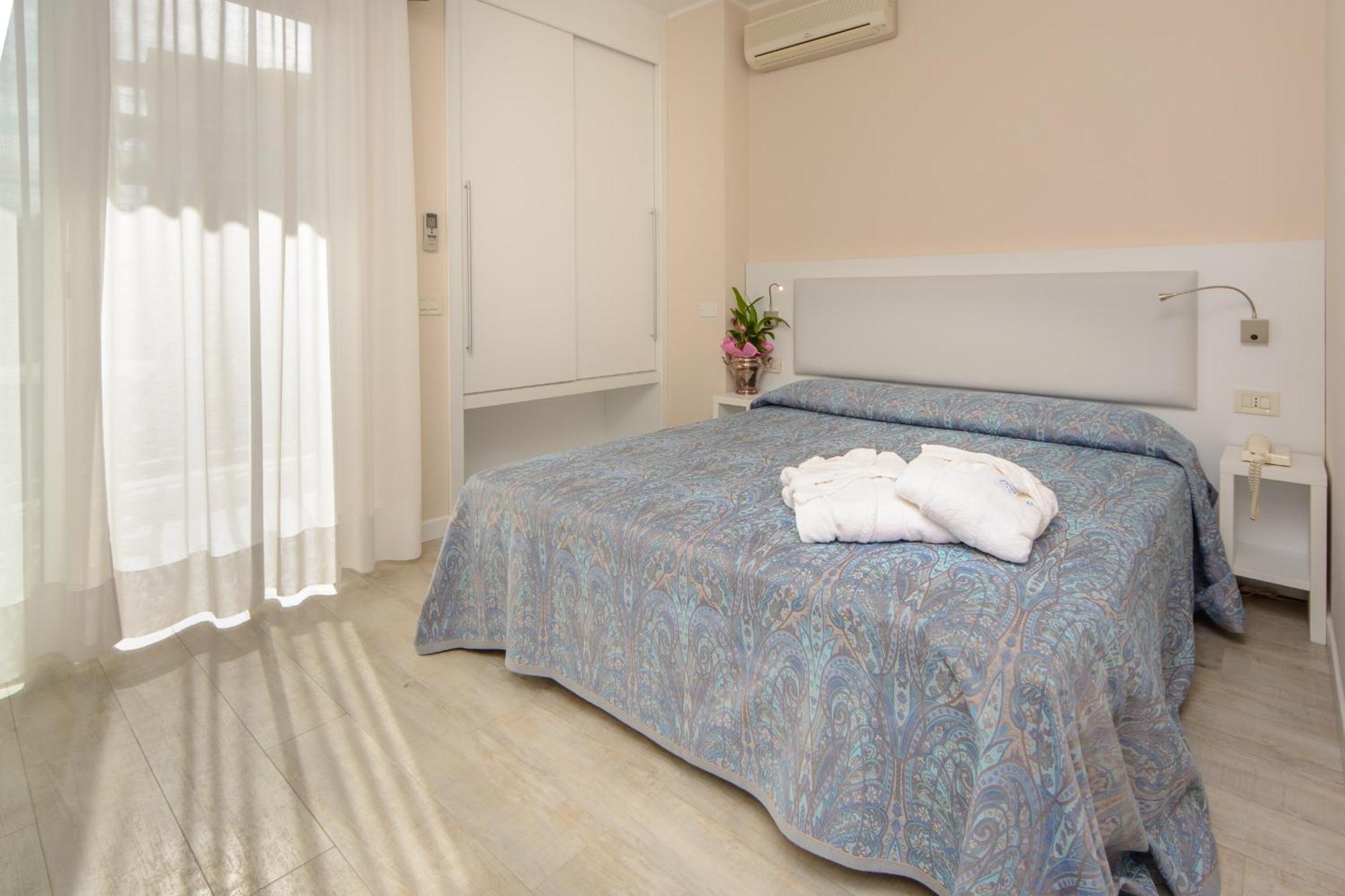 ליגננו סביאדורו Hotel Croce Di Malta חדר תמונה