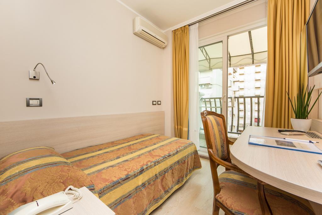 ליגננו סביאדורו Hotel Croce Di Malta מראה חיצוני תמונה