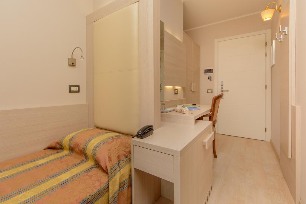 ליגננו סביאדורו Hotel Croce Di Malta מראה חיצוני תמונה